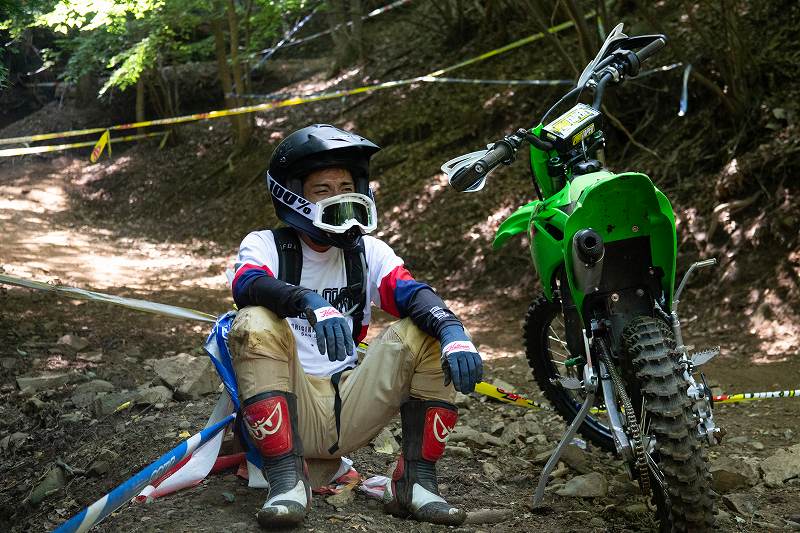 洗礼を受ける初心者の図