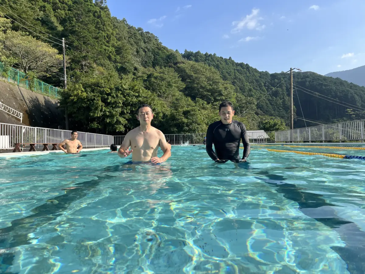 社長(左)と役員(右)による・・・