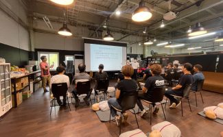 2023年08月08日AEDを用いた救命講習会を社内で実施しました