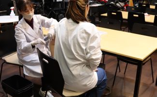 インフルエンザワクチンの職場接種を実施しました